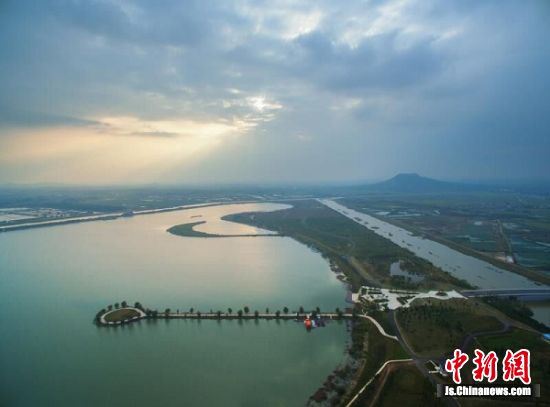 句容赤山湖最新动态，小巷风情与美食瑰宝探索